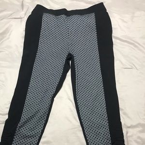 ZENERGY Chicos in Black & White